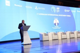 “Yeni investisiya istiqamətləri: daşınmaz əmlak, turizm və şəhər inkişafı” mövzusunda panel sessiya keçirilib