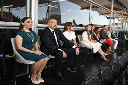 Prezident İlham Əliyev və birinci xanım Mehriban Əliyeva Formula 1 Azərbaycan Qran-Prisinin əsas yarışına baxıblar - YENİLƏNİB-2 