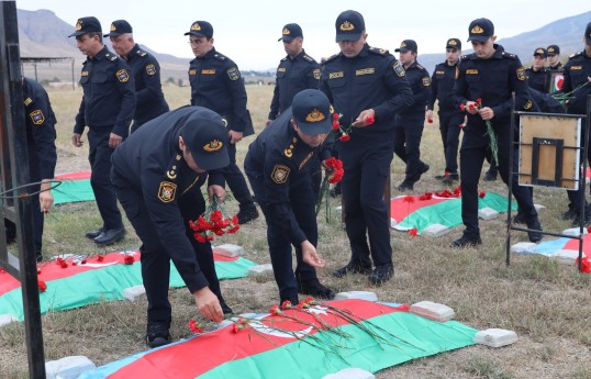 Xocalıda Anım Günü ilə bağlı Şəhidlər xiyabanı ziyarət olunub - FOTO 
