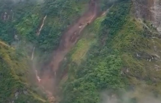 Himalay dağlarında uçqun olub,  14 Nepal vətəndaşı itkin düşüb - VİDEO 