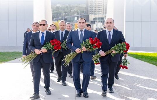 Əmanətlərin Sığortalanması Fondunun kollektivi Anım Günü ilə əlaqədar Zəfər Parkını ziyarət edib