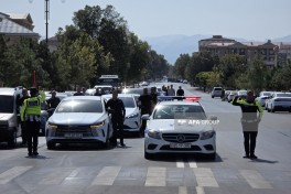 Naxçıvanda Anım Günü ilə əlaqədar şəhidlərin xatirəsi 1 dəqiqəlik sükutla yad edilib - FOTO 