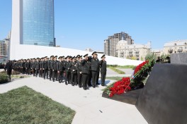 Dövlət Xidmətinin şəxsi heyəti Zəfər parkını ziyarət edib