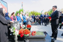 Naxçıvanda şəhidlərin xatirəsi anılıb