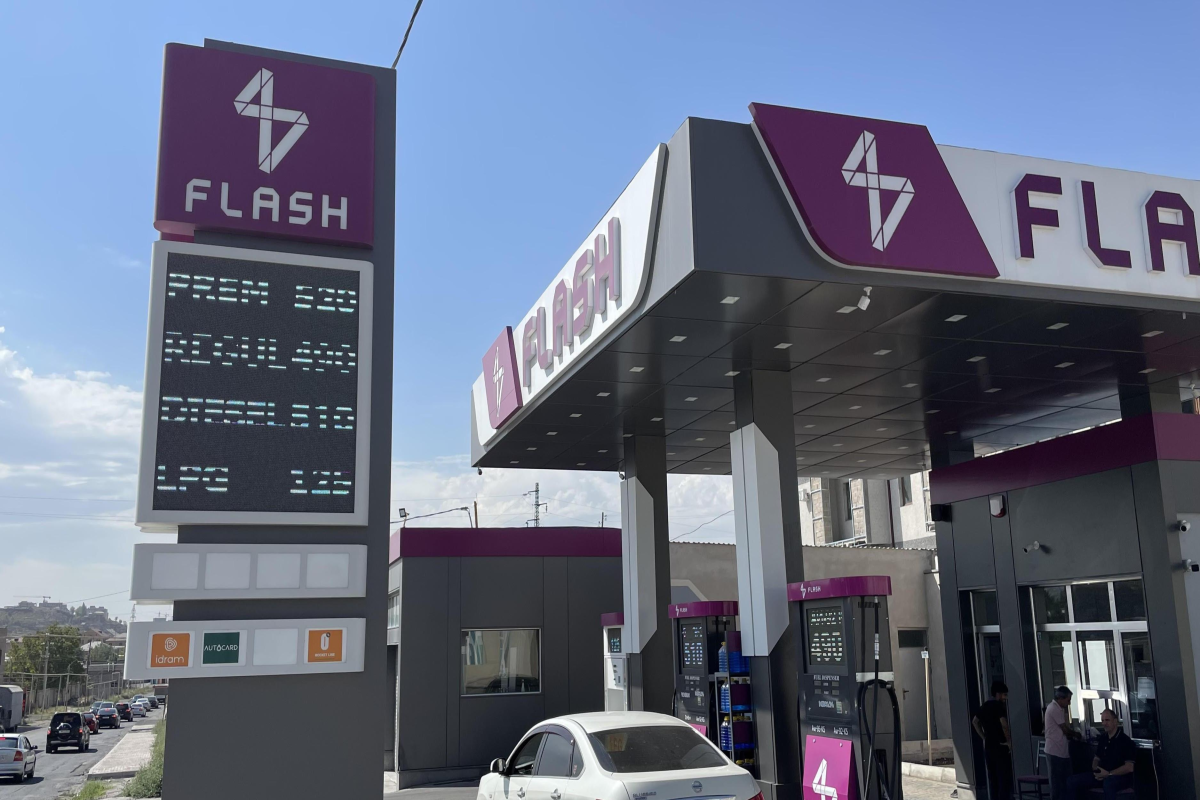 KİV: Ermənistanda benzin rekord həddə bahalaşıb