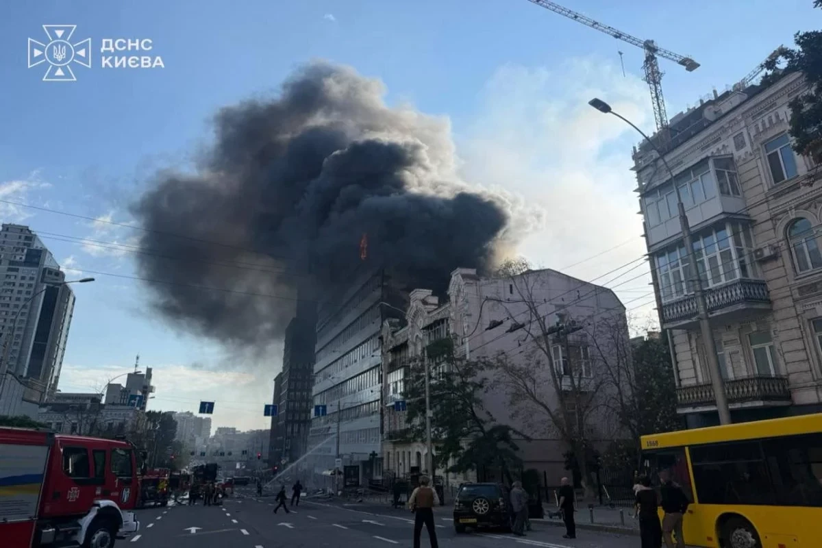 Rusiya ordusu Kiyevin mərkəzində xəstəxanaya zərbə endirib, yaralılar var