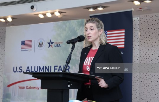 ABŞ səfirliyinin müvəqqəti işlər vəkili Emi Karlon