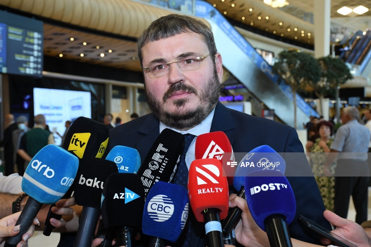 Səfir: Ukraynanın cəbhə xəttindəki bölgələrindən bir qrup uşaq Azərbaycana gətirilib