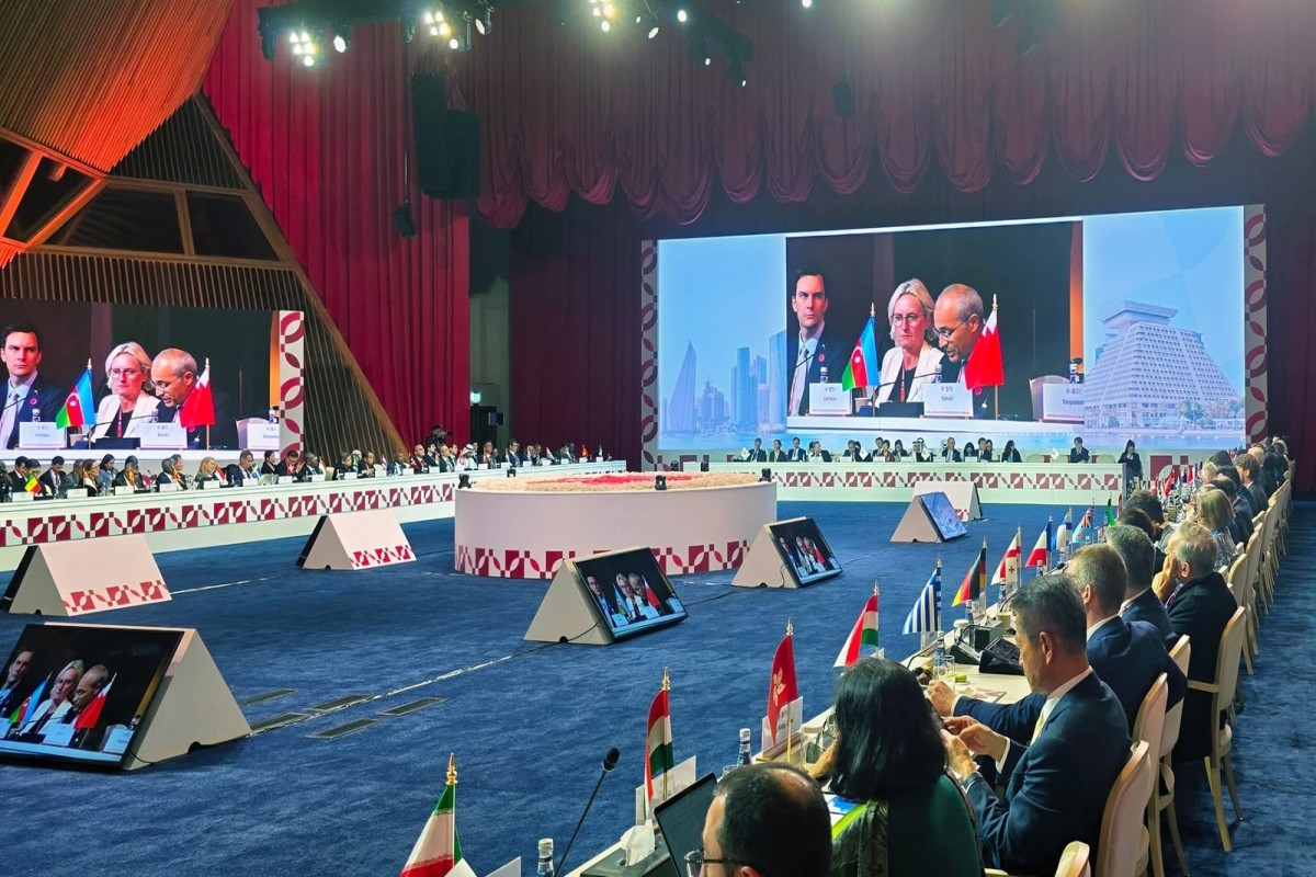 Azərbaycan AİİB-in 11-ci İllik Toplantısı çərçivəsində müdirlərin dəyirmi masasında iştirak edib