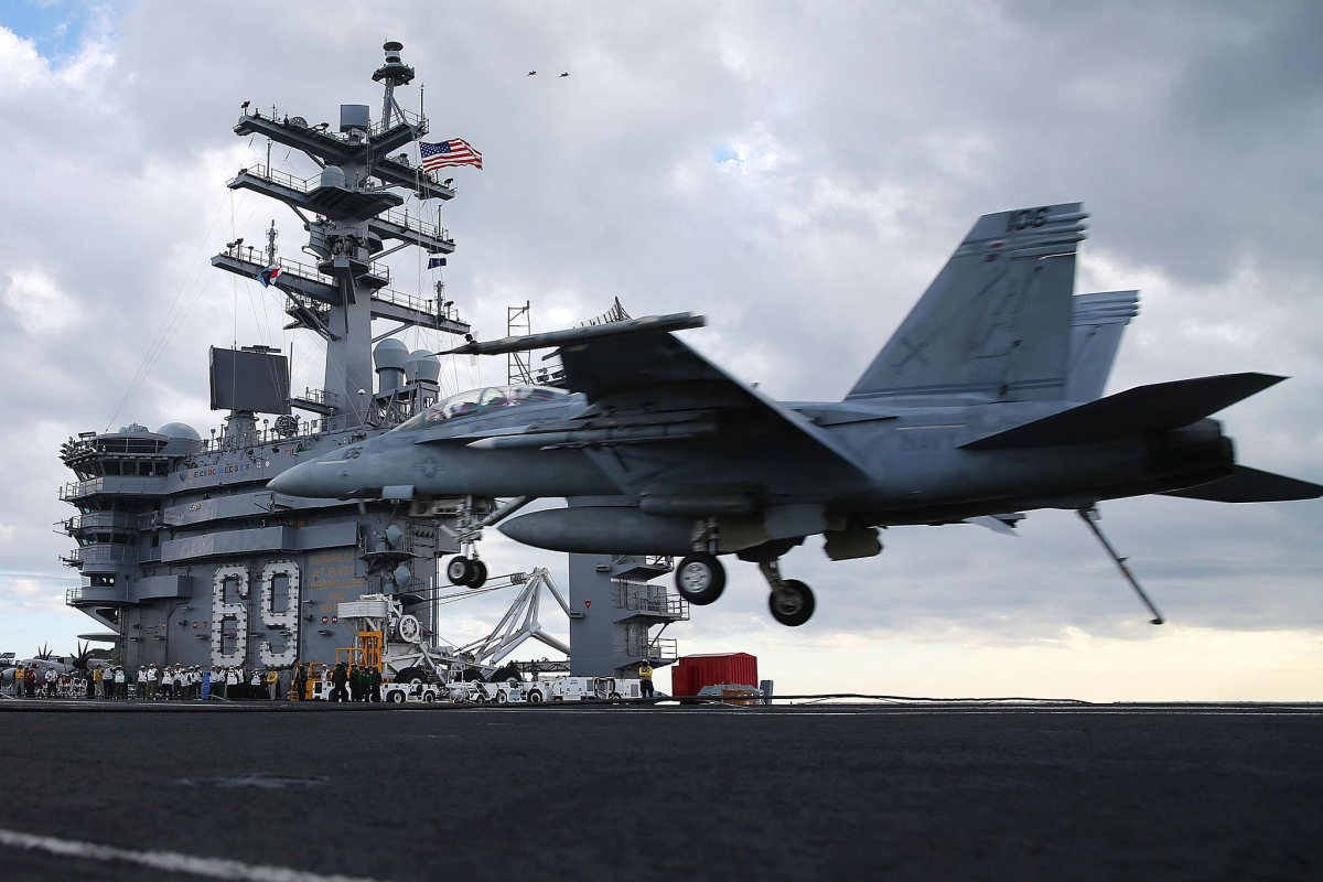 ABŞ-ın “Dwight D. Eisenhower” atom aviadaşıyıcısında qəza baş verib, 4 hərbçi yaralanıb