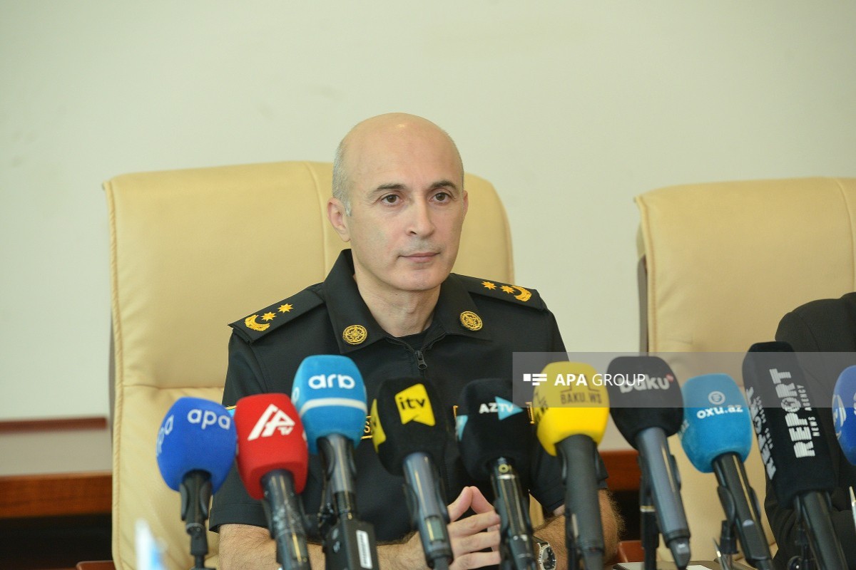 Fövqəladə Hallar Nazirliyinin (FHN) Kiçikhəcmli Gəmilərə Nəzarət və Sularda Xilasetmə Dövlət Xidmətinin İctimaiyyətlə əlaqələr və təbliğat şöbəsinin rəisi, daxili xidmət polkovnik-leytenantı Akşin Əlili