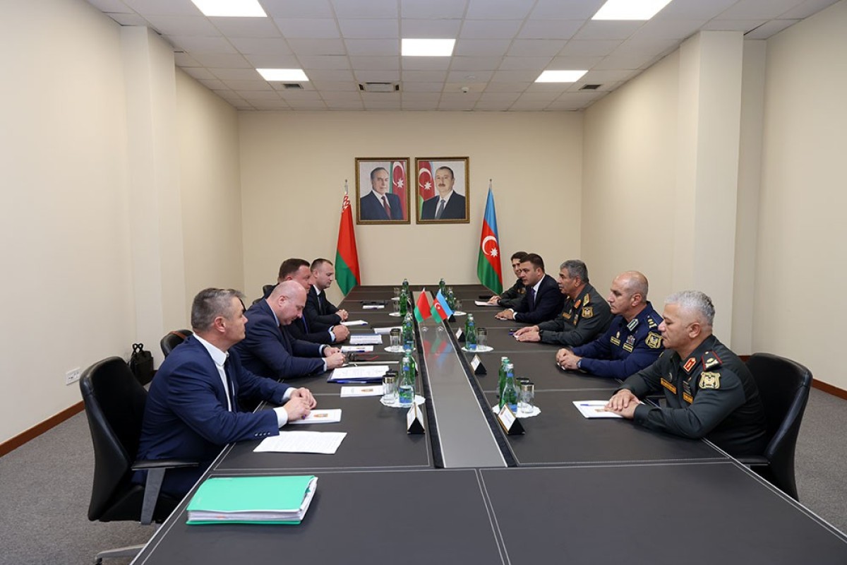 Azərbaycan və Belarus müasir hərbi təyinatlı məhsulların tədarükünü müzakirə edib - YENİLƏNİB 