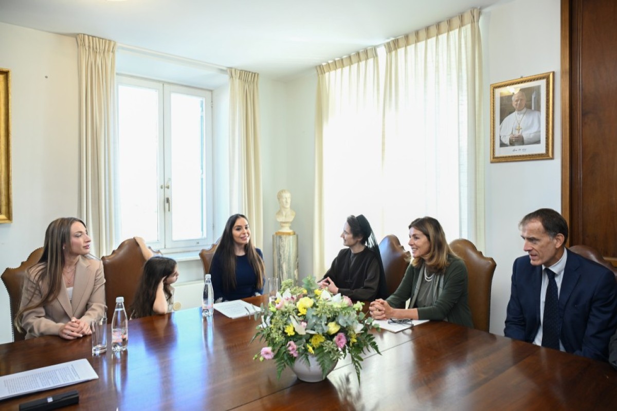 Leyla Əliyeva Vatikan şəhər-dövlətinin qubernatorluğunun prezidenti ilə görüşüb - <span class="red_color">FOTO