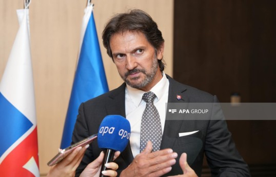 Slovakiya Respublikasının Baş nazirinin müavini və müdafiə naziri Robert Kalinak