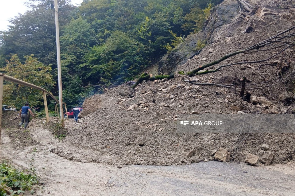 Quba-Xınalıq yolunda sürüşmə olub, hərəkət dayanıb