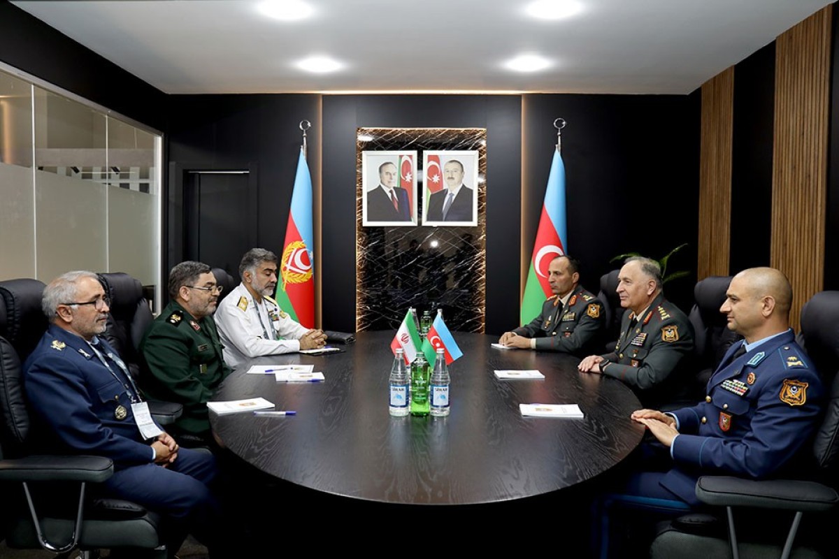 Kərim Vəliyevlə İran generalı hərbi əlaqələri müzakirə ediblər