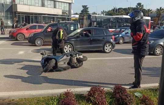 Naxçıvanda motosikletlə skuter toqquşub, 3 nəfər xəsarət alıb