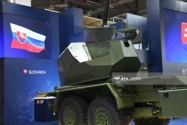 Slovakiyanın özüyeriyən minaatanı "ADEX 2026"-da nümayiş olunub - FOTO 